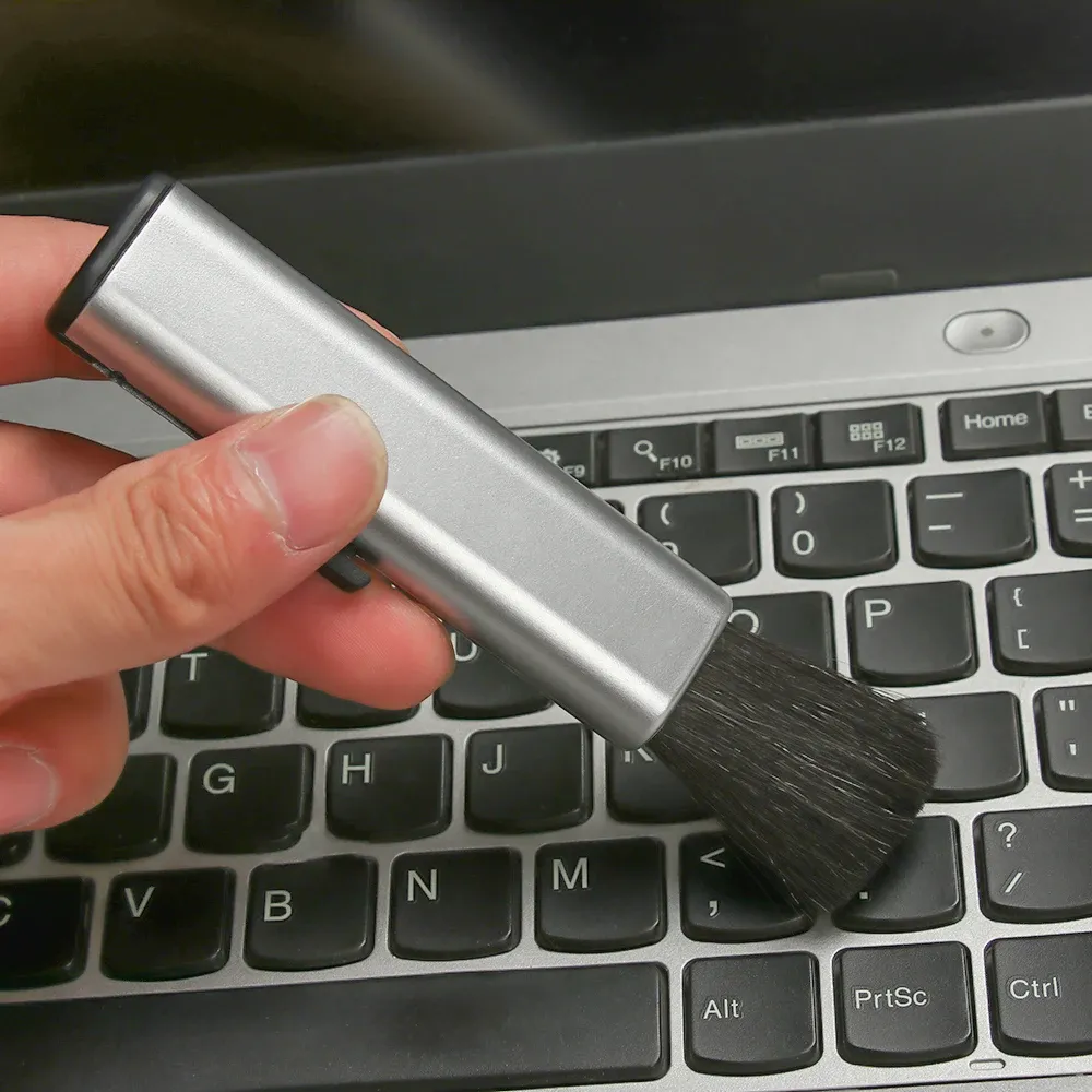 Brosse de nettoyage pour ordinateur et appareils électroniques