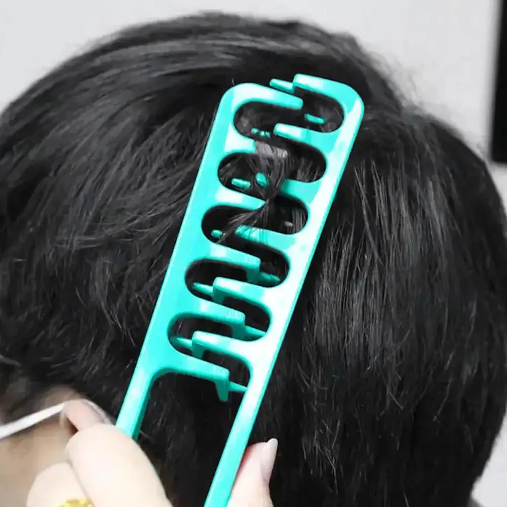 Résultat de coiffure avec volume et texture