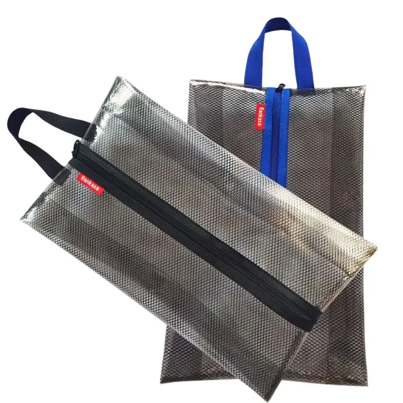 Sac de rangement pour chaussures en maille noire, vue d'ensemble