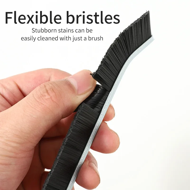 Poils denses de la brosse de nettoyage