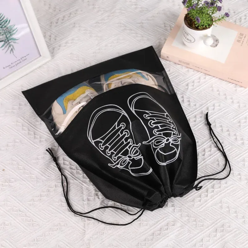 Sacs de rangement dans un dressing
