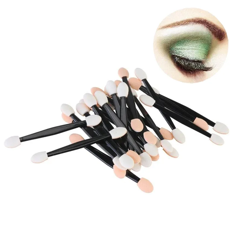 Pinceaux de maquillage pour application du fard