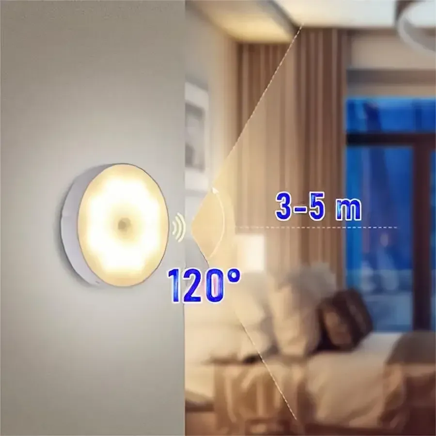 Lampe de nuit sous un meuble