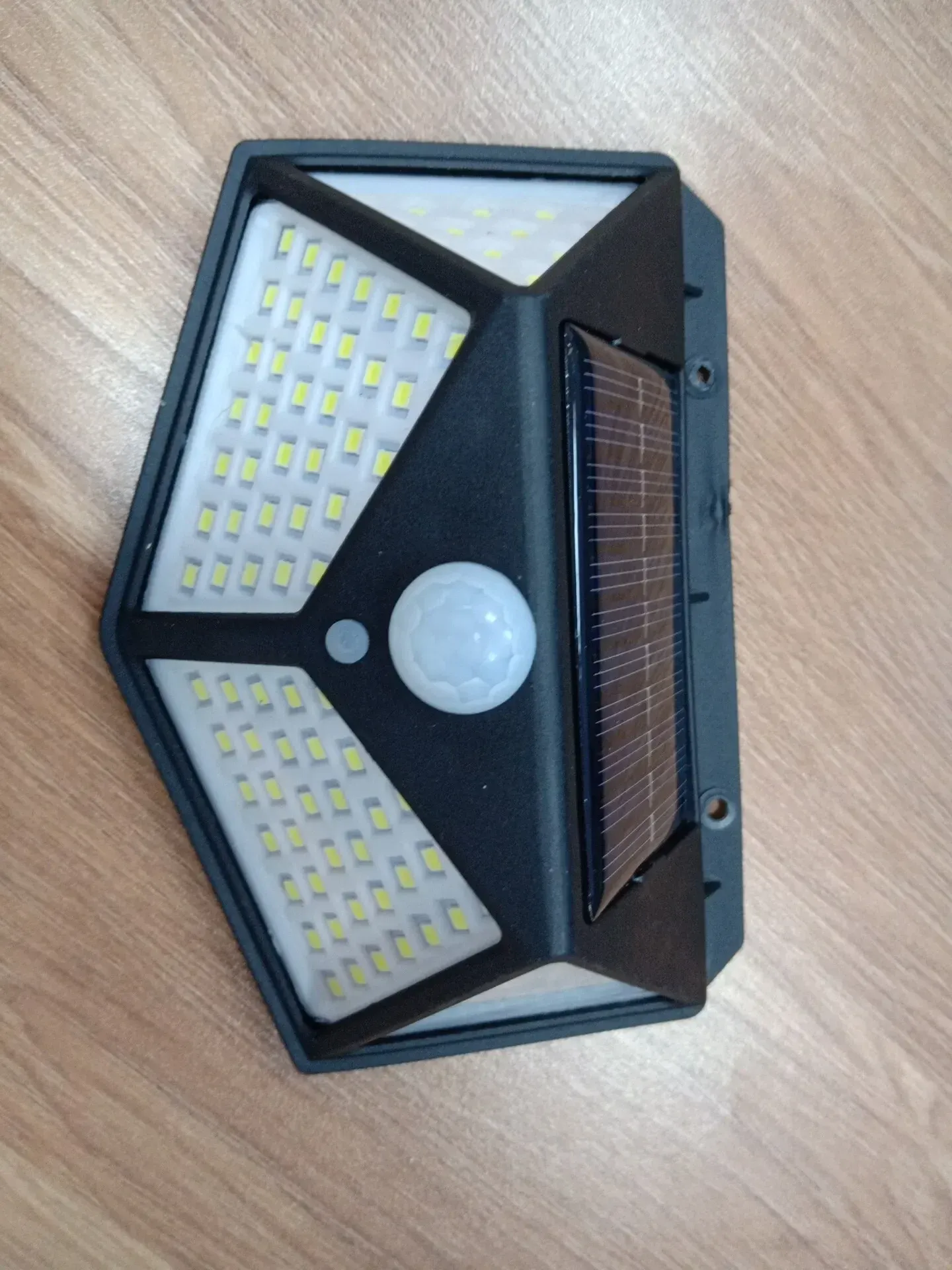 Lampe solaire LED multifonction pour jardin et extérieur, étanche, avec détecteur de mouvement 7