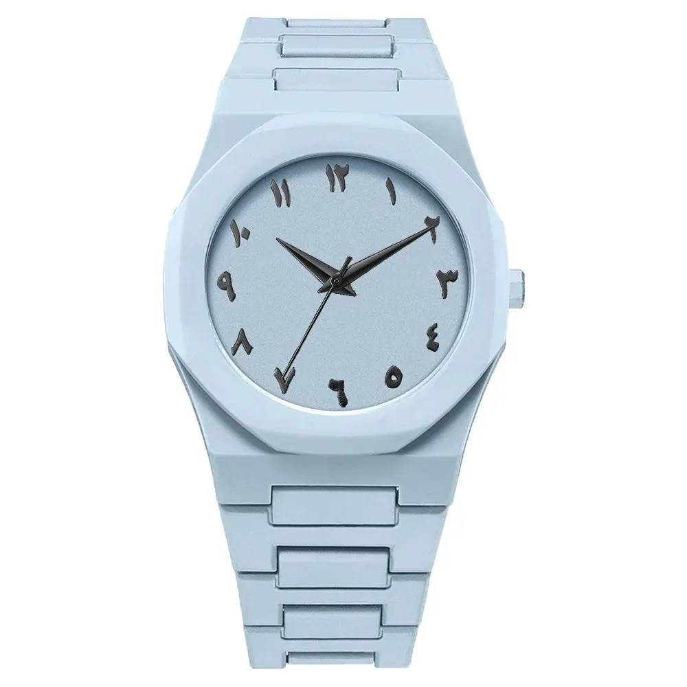 Finition noire de la montre homme