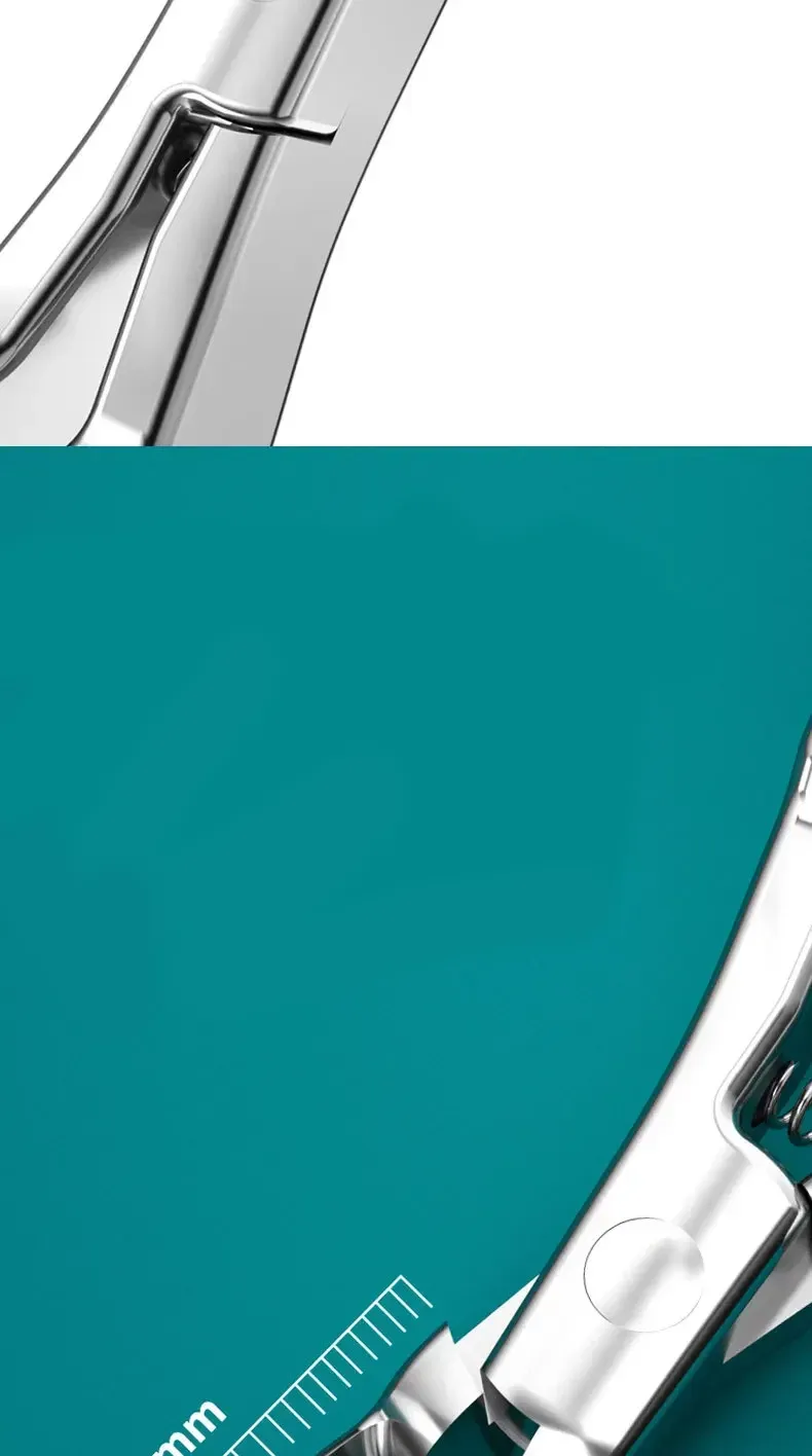 Pince à cuticules, utilisation pour la pédicure