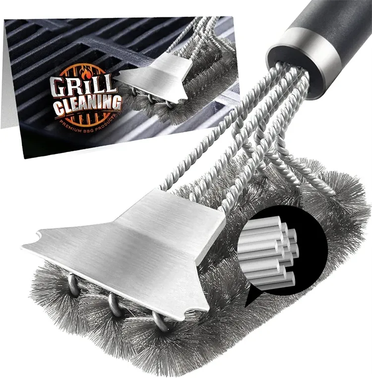 Brosse de nettoyage pour barbecue en utilisation