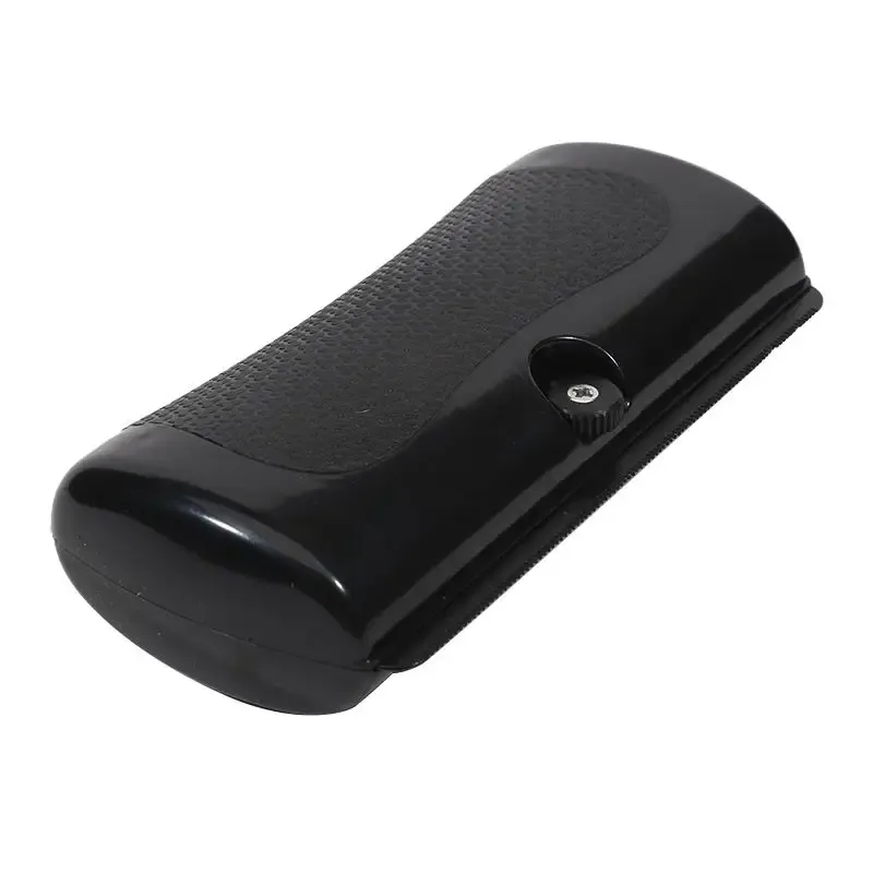 Brosse professionnelle multifonctionnelle ergonomique pour animaux de compagnie, outil de démêlage et de retrait des poils 5