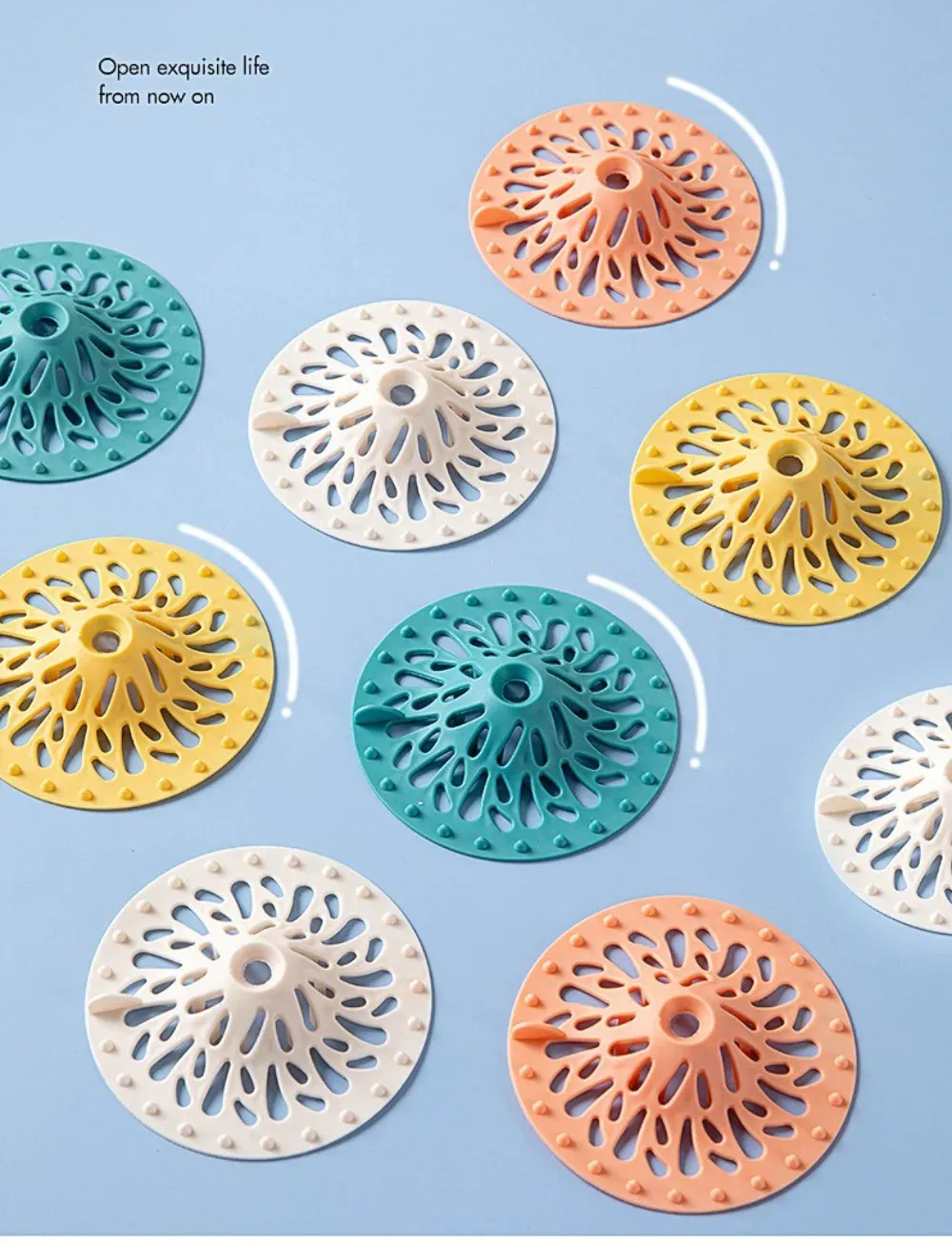 Filtre de douche installé dans une évacuation