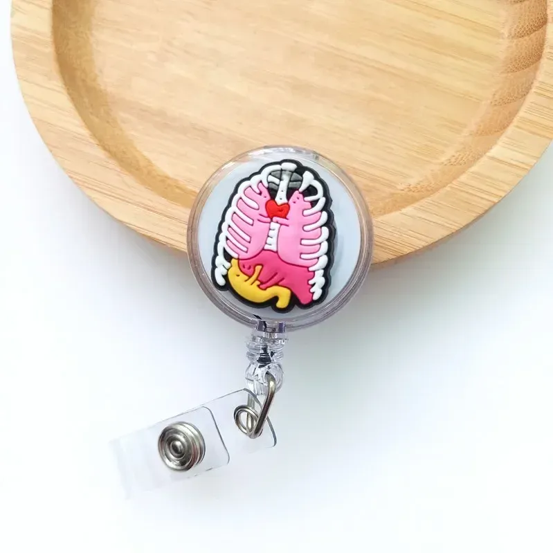 Porte-badge rétractable mignon à motif dessin animé pour médecin et infirmière 21