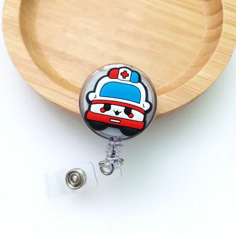 Porte-badge rétractable mignon à motif dessin animé pour médecin et infirmière 19