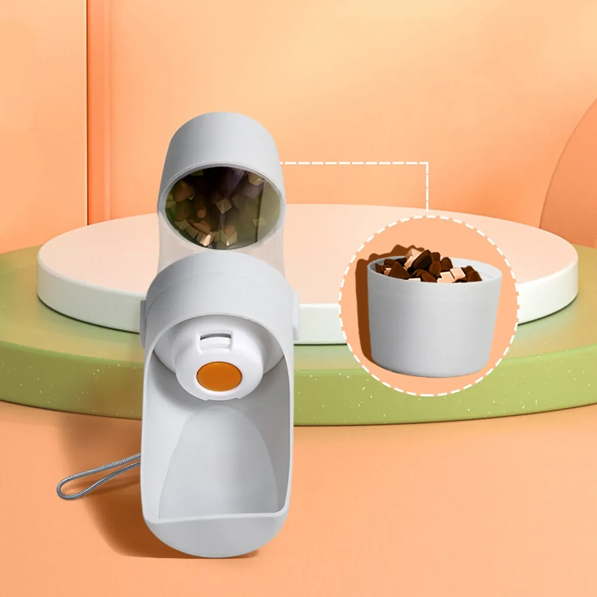 Gamelle portable 2-en-1 pour chiens et chats avec réservoir d'eau et de nourriture, idéale pour les promenades et les voyages 4