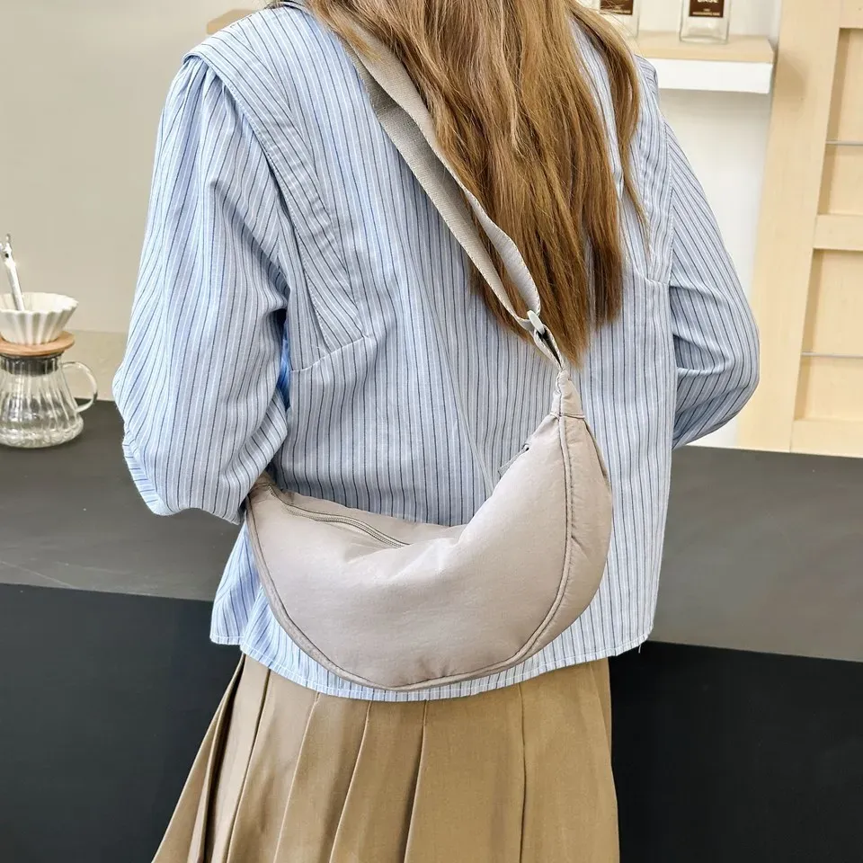 Détails du sac à bandoulière Hobos