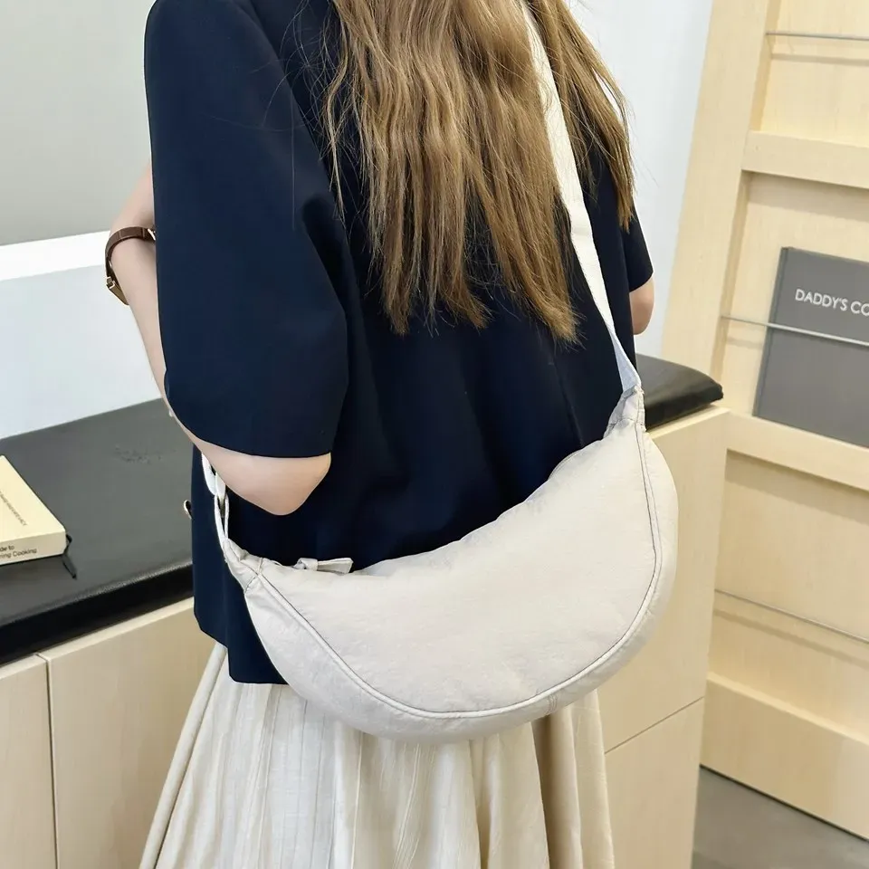 Sac à bandoulière Hobos, finitions et ambiance