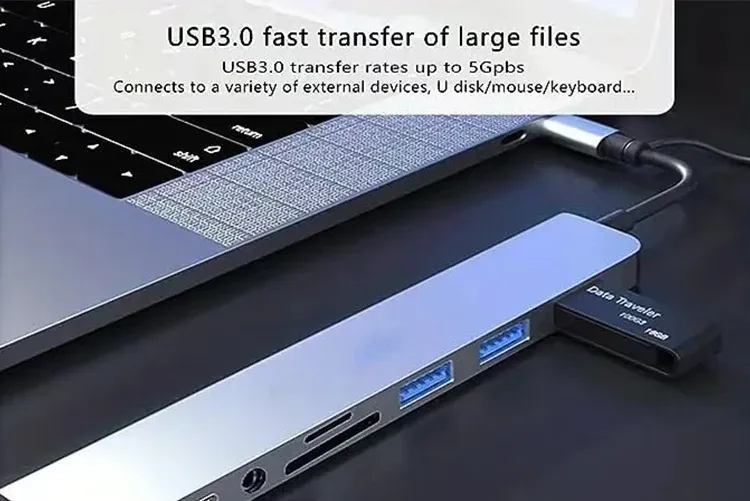 Hub USB-C dans un espace de travail