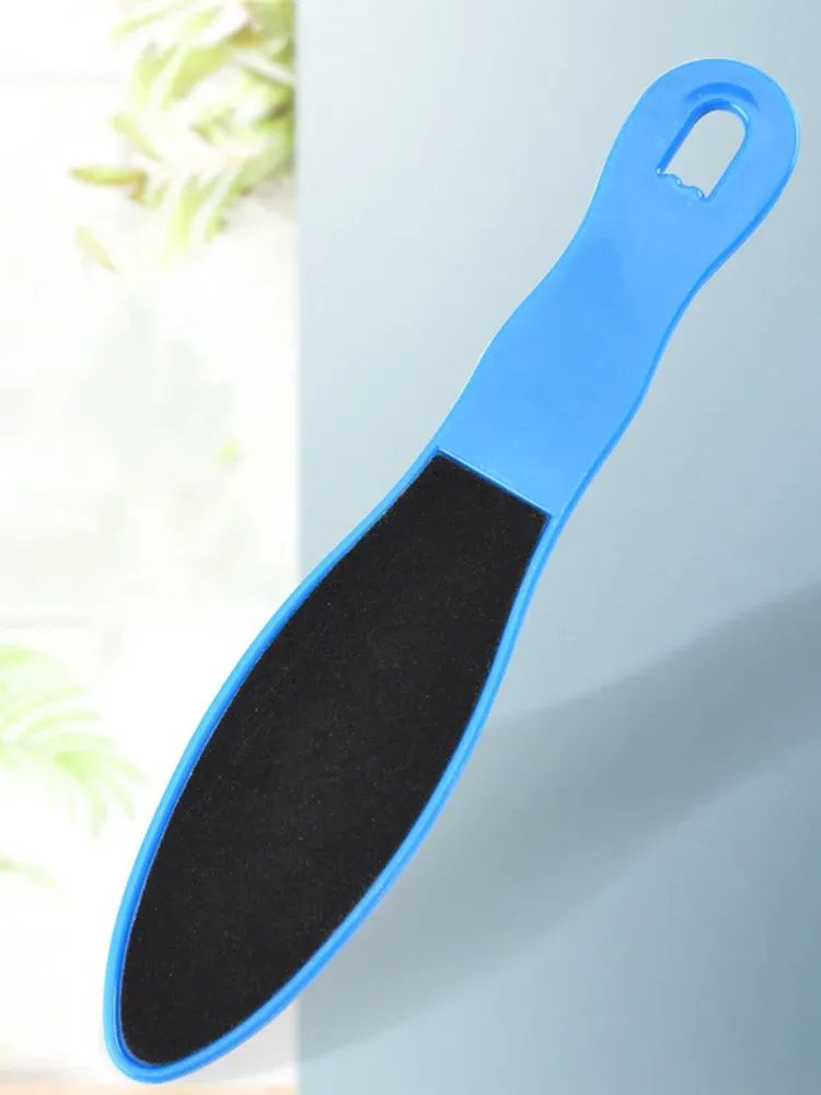 Brosse exfoliante pour pieds, finition et usage