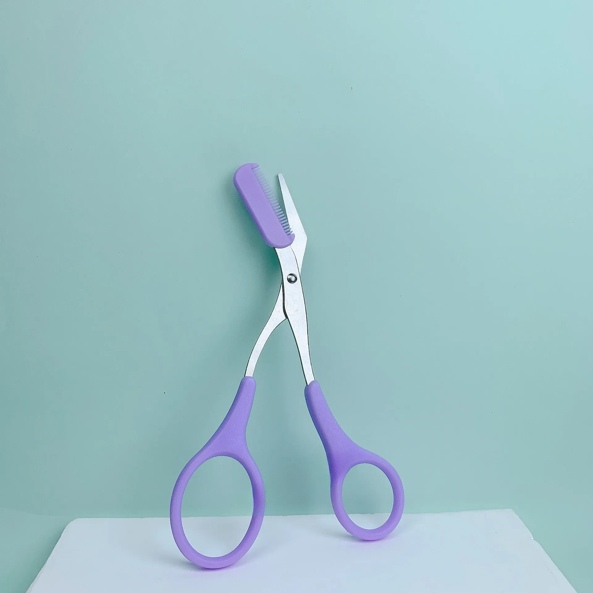 Ciseaux à sourcils roses avec peigne intégré - Acier inoxydable, outil de toilettage précis pour des sourcils parfaits 11