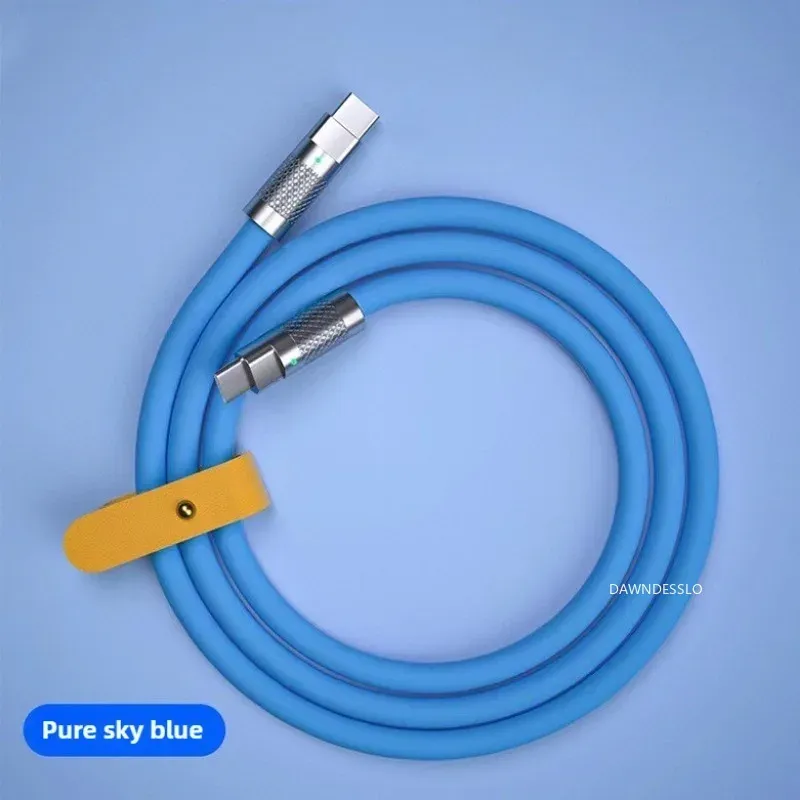 Câble de charge USB-C vers USB-C, ambiance lifestyle