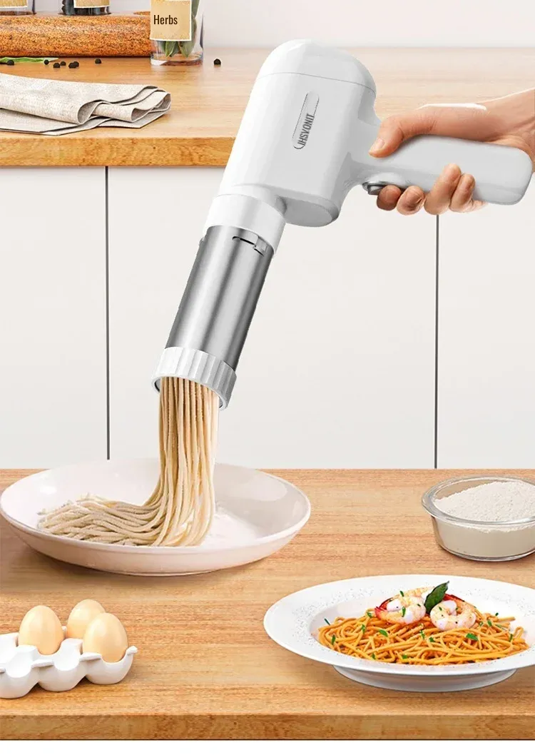 Machine à nouilles en utilisation
