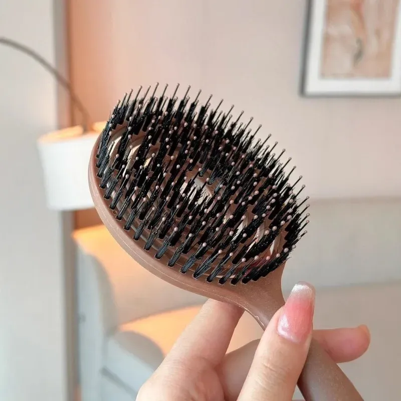 Brosse ronde démêlante en poils de sanglier pour volume, soin du cuir chevelu et massage, cheveux mouillés et bouclés, 1 pièce 4