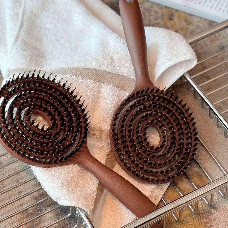 Détail des poils de sanglier de la brosse