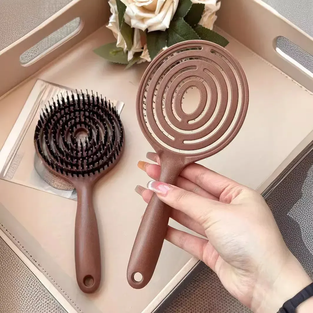 Brosse démêlante ronde, finition soignée
