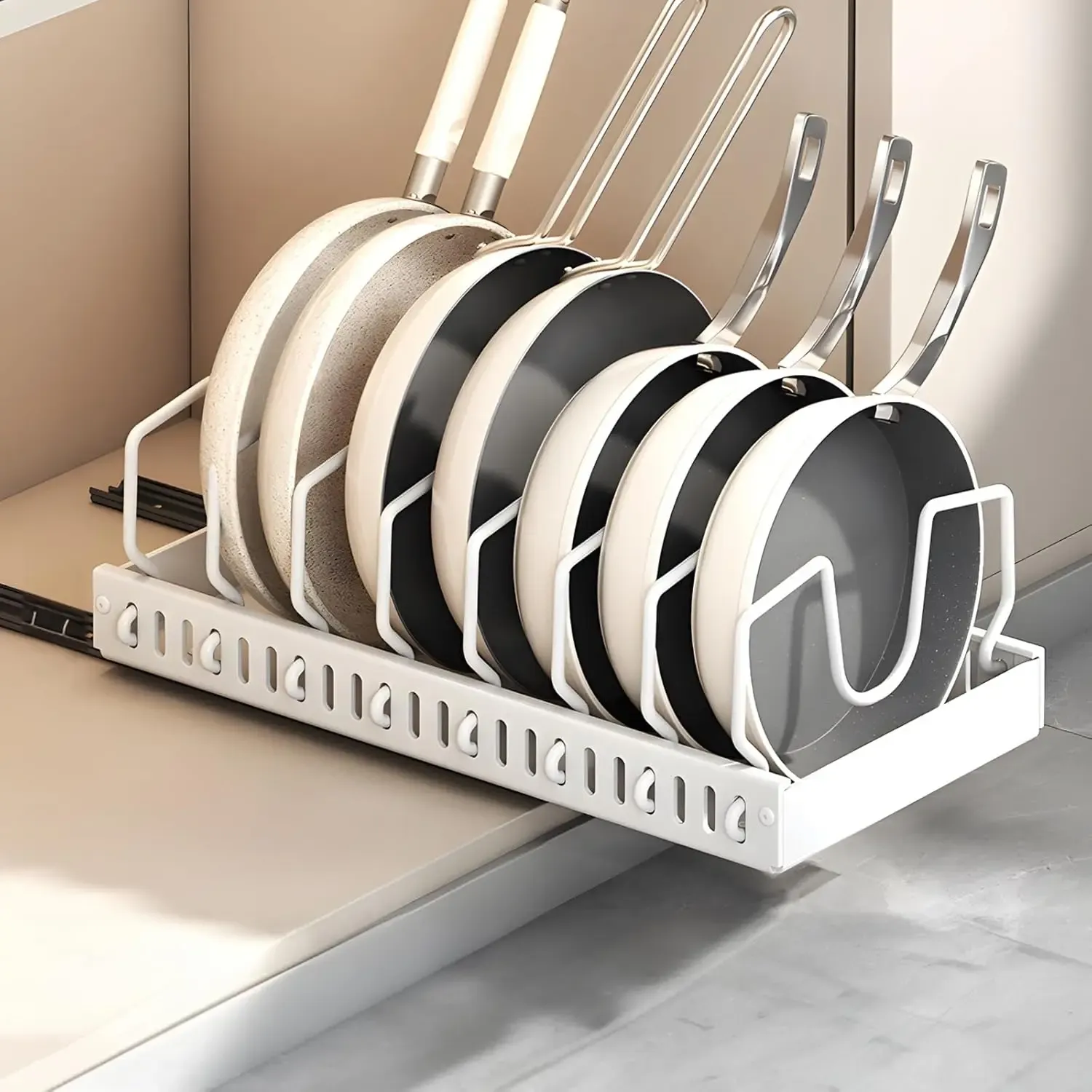 Organisateur coulissant pour casseroles, poêles et couvercles à installer sous armoire, avec séparateurs réglables