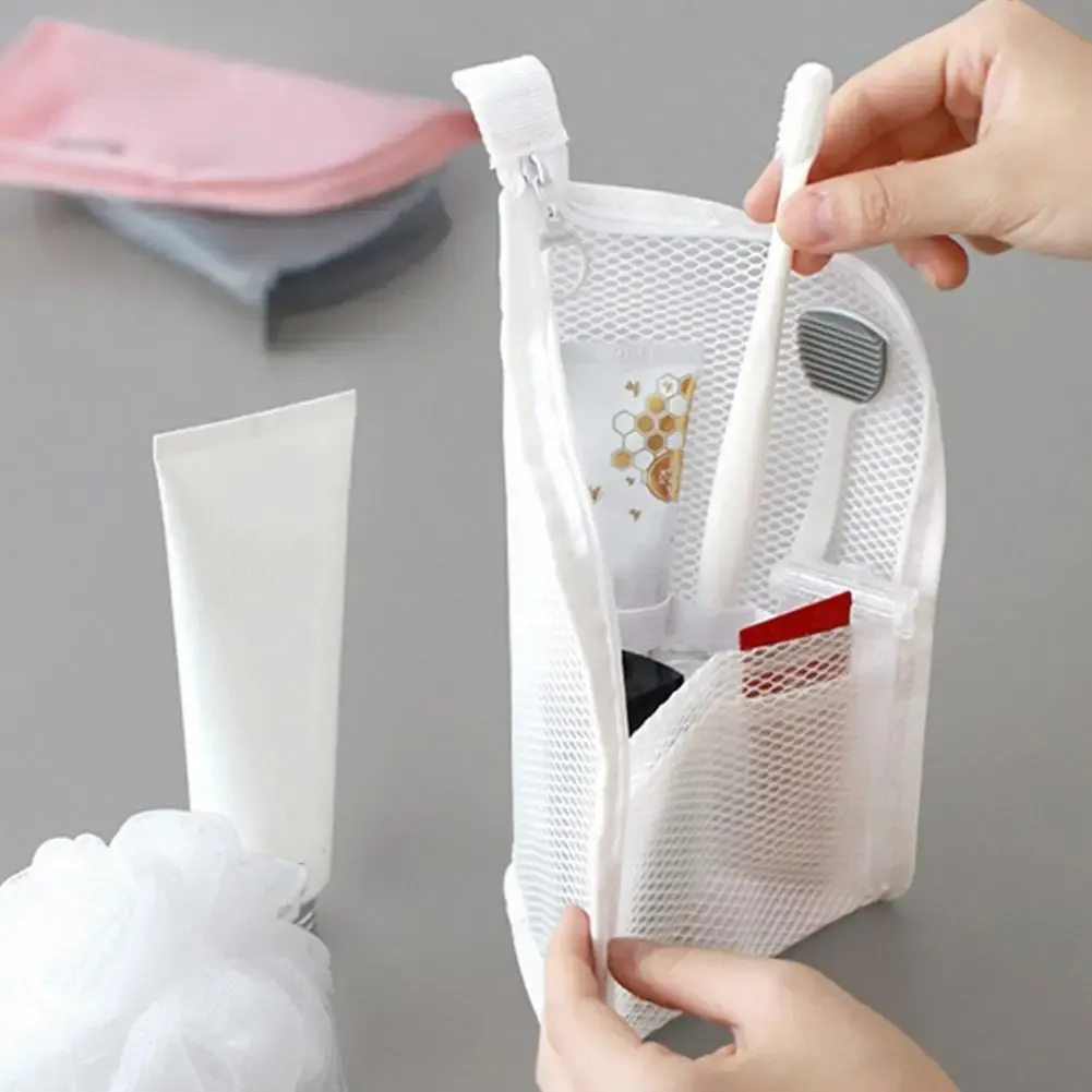 Trousse de toilette en maille pour femme, vue d'ensemble