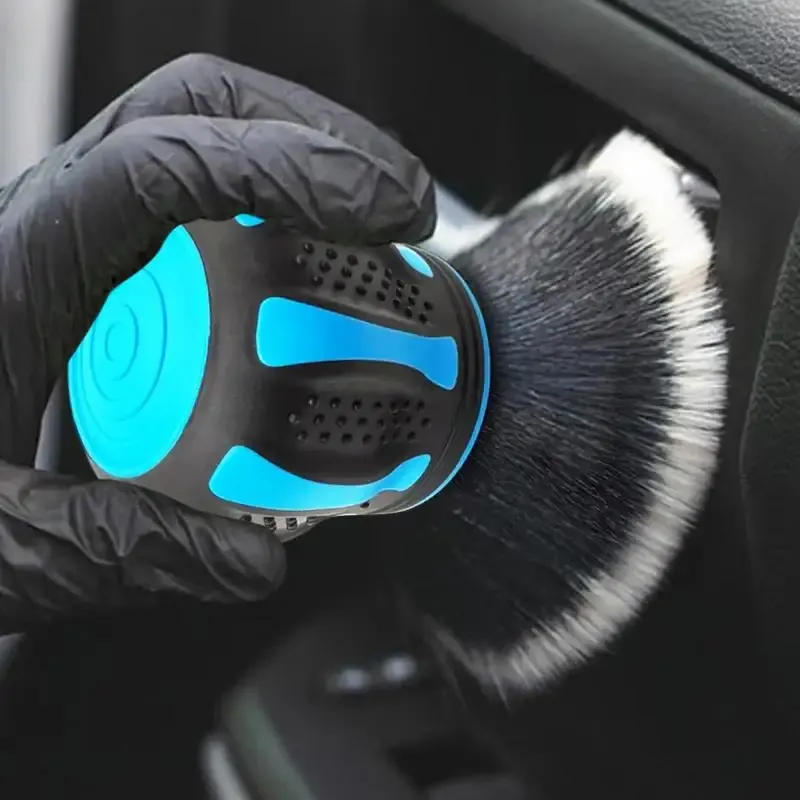Brosse de nettoyage multi-usages en situation