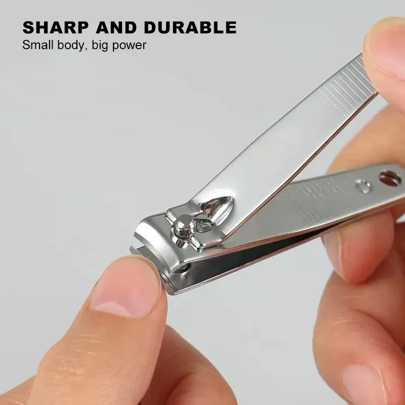 Coupe-ongles et accessoires de manucure