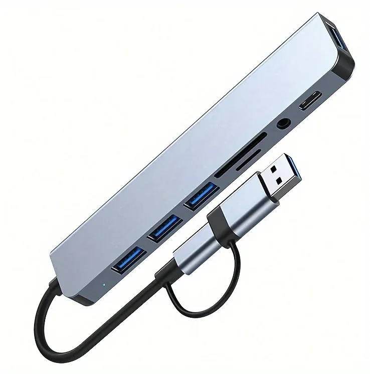 Hub USB compact posé sur un bureau