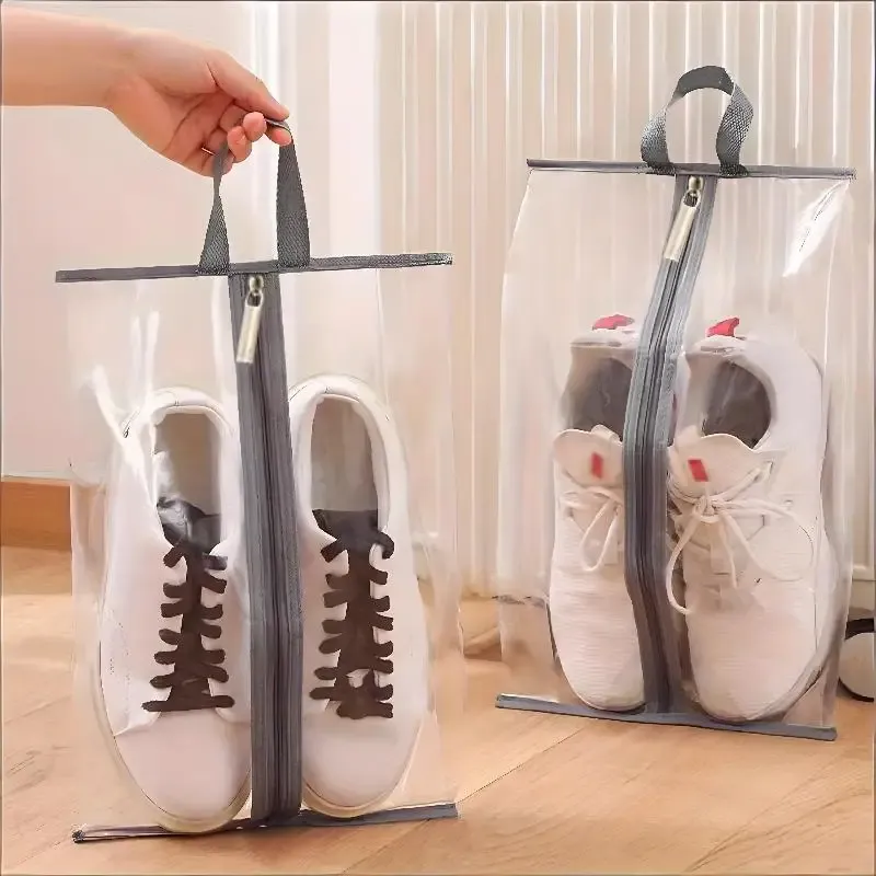 Sac à chaussures transparent rangé