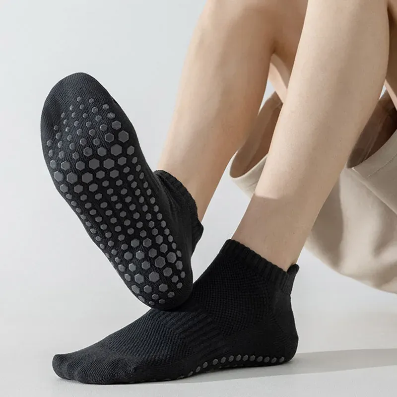 Chaussettes de yoga homme en coton fines, antidérapantes à picots en silicone, coupe basse pour le Pilates 2