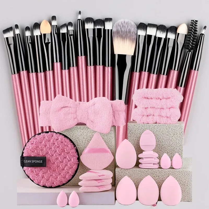 Ensemble de 20 pinceaux de maquillage doux pour les yeux, le visage et l'enluminage - Image 1
