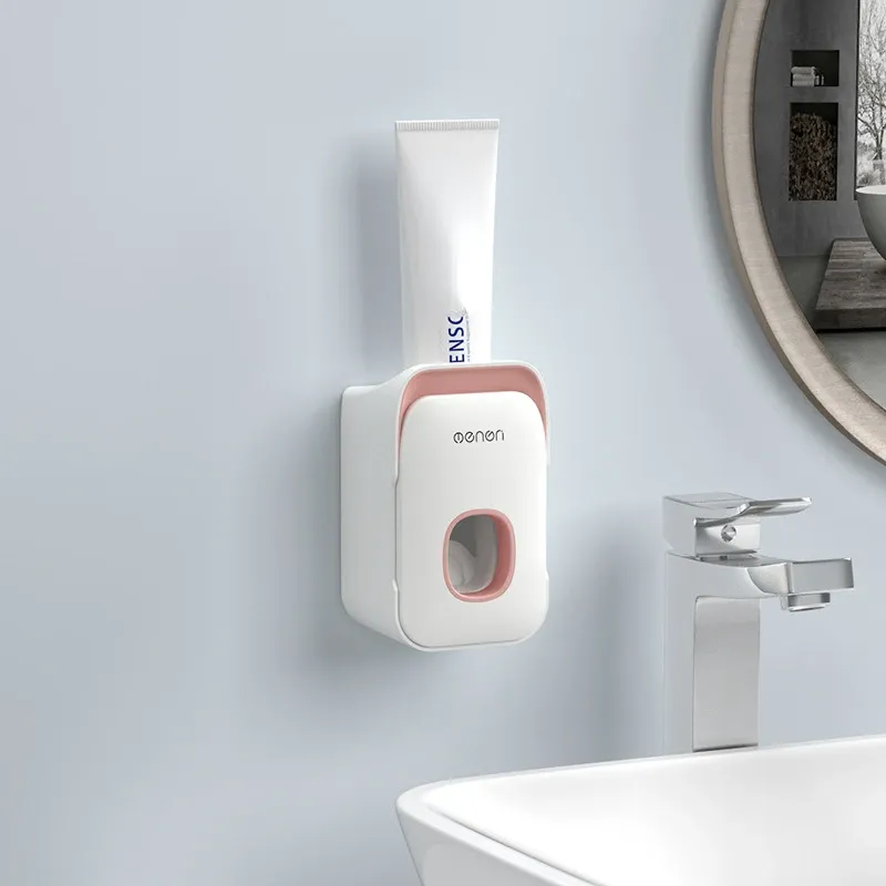 Distributeur de dentifrice mural en situation