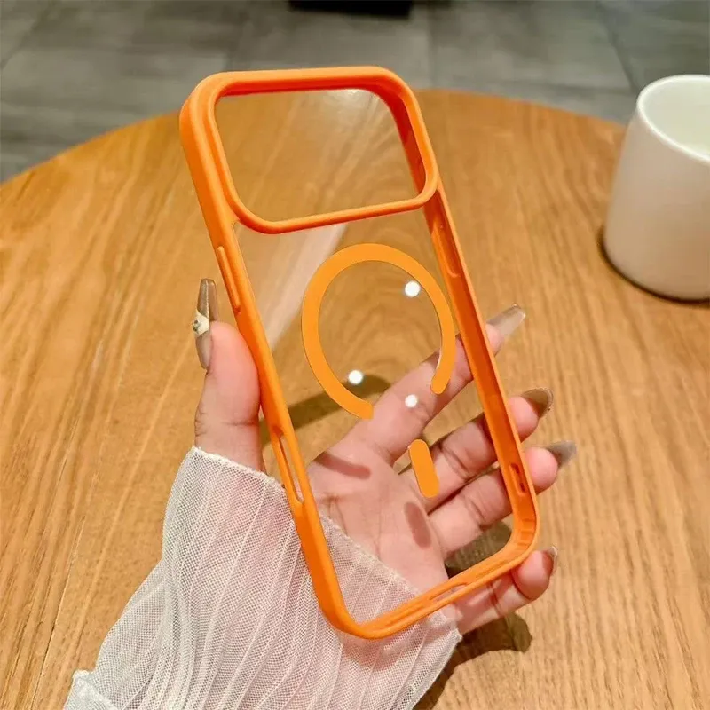 Coque MagSafe transparente, ambiance lifestyle