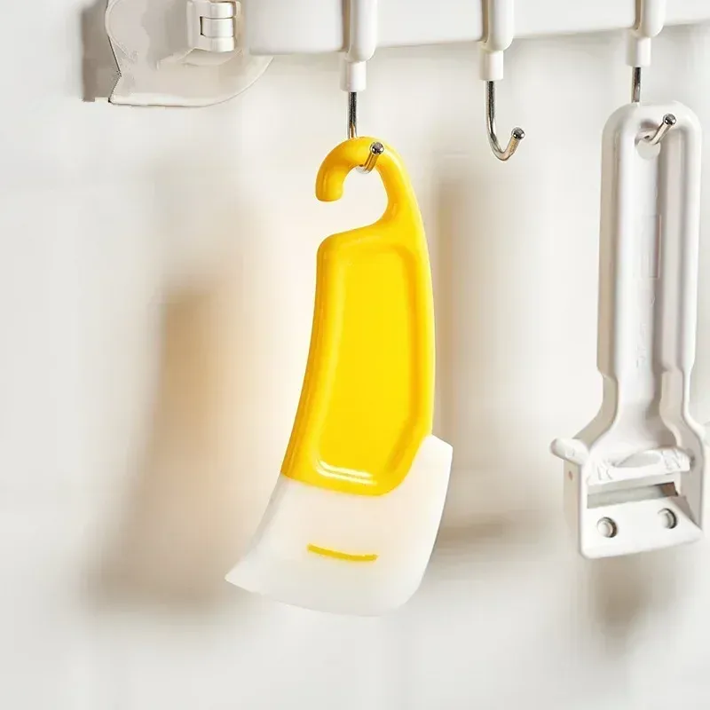 Spatule en silicone pour un nettoyage précis