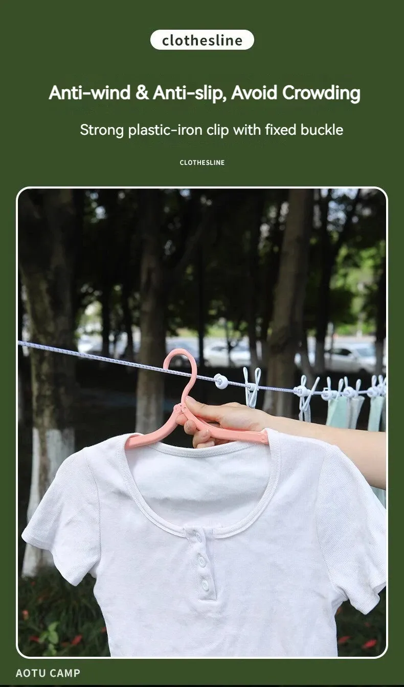 Corde à linge de voyage installée en extérieur