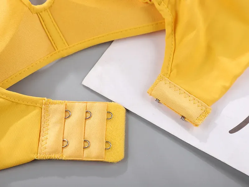 Soutien-gorge sans couture, vue de face
