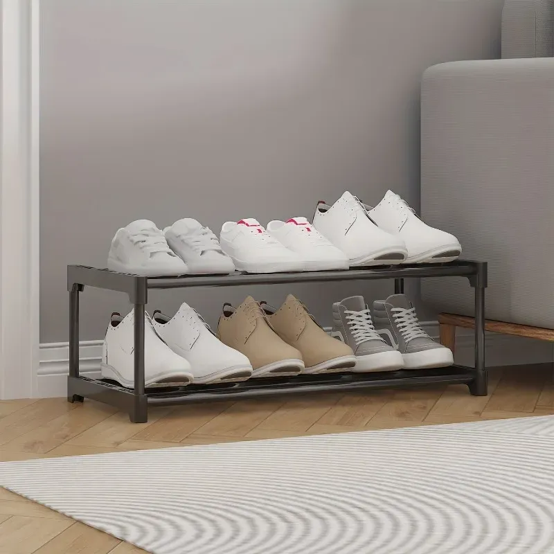 Étagère à chaussures réglable en métal installée dans un placard