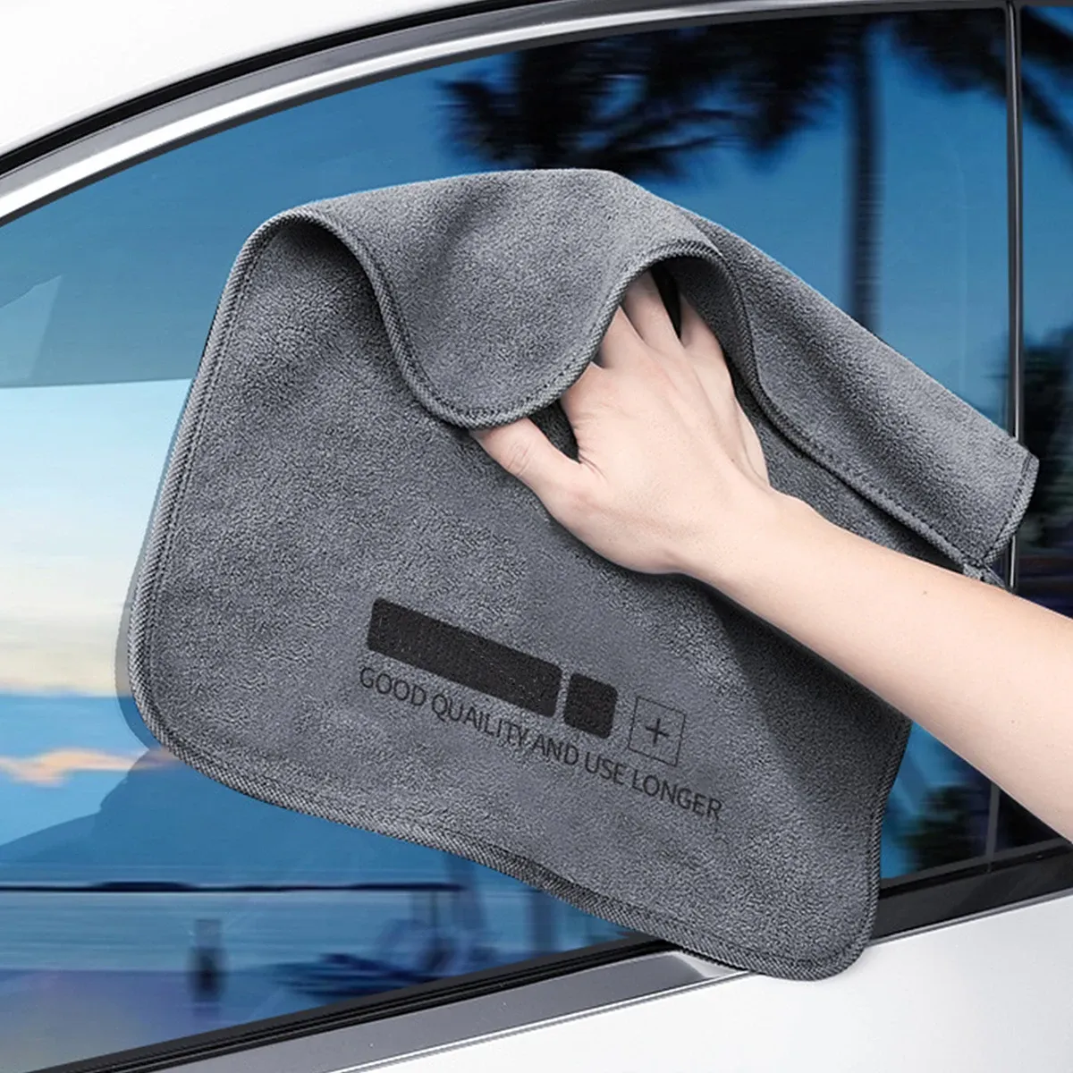 Serviette microfibre, nettoyage de surfaces lisses