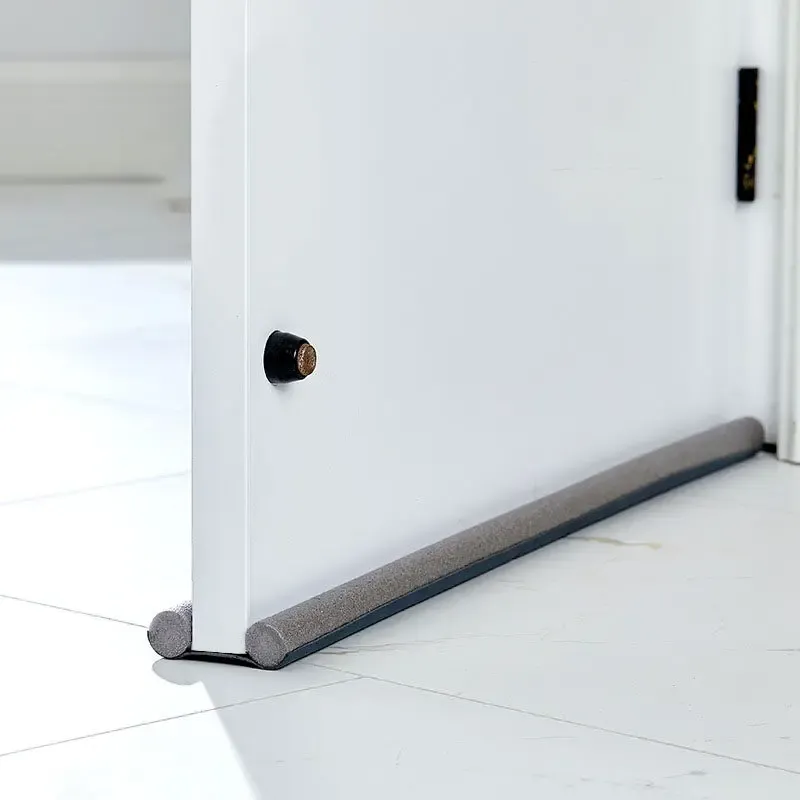 Détail du bas de porte d'étanchéité