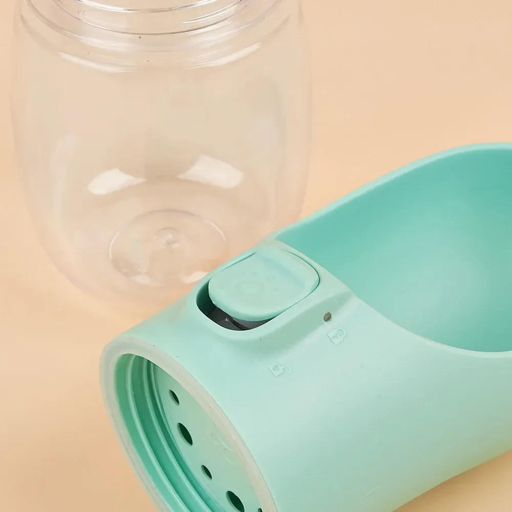 Gourde portable pour chien avec mangeoire, idéale en voyage et en plein air, anti-fuite, pour petits et grands chiens 2