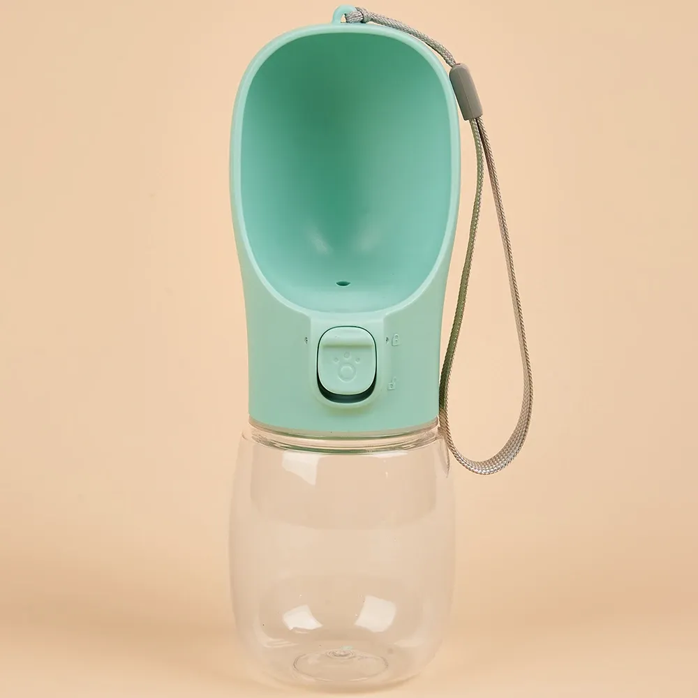 Bouteille d'eau nomade pour chien