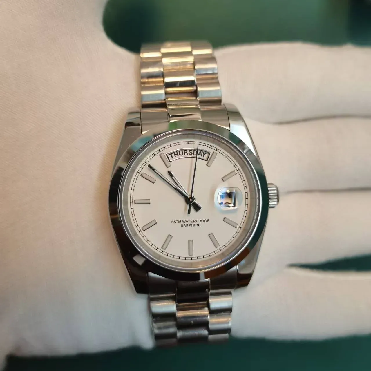 Montre Beat Quartz pour homme, vue de face
