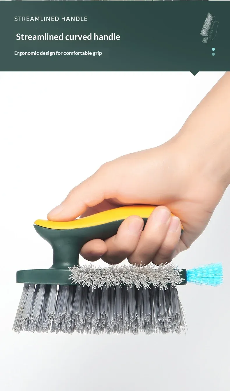 Brosse utilisée sur une baignoire