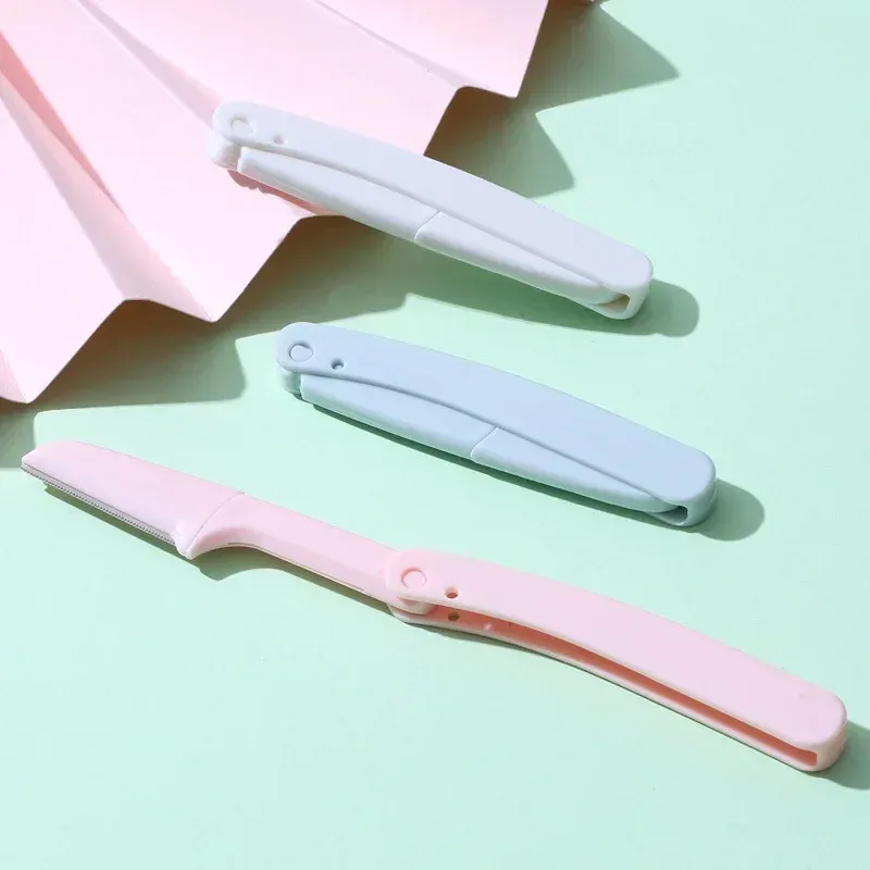 Rasoir de sourcils à lame fine