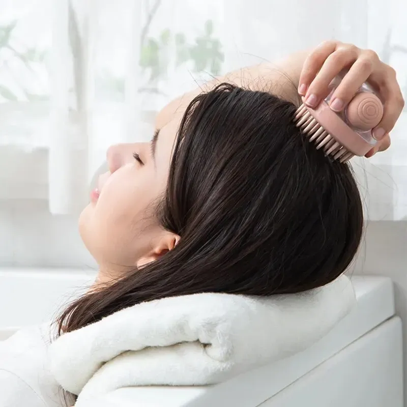 Brosse de bain en silicone souple pour animaux de compagnie avec distributeur de shampoing, massage doux pour le toilettage des poils, 1 pièce 5
