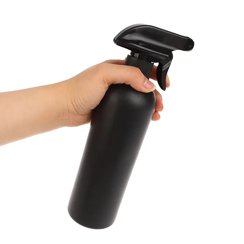 Flacon de pulvérisation rechargeable, gros plan