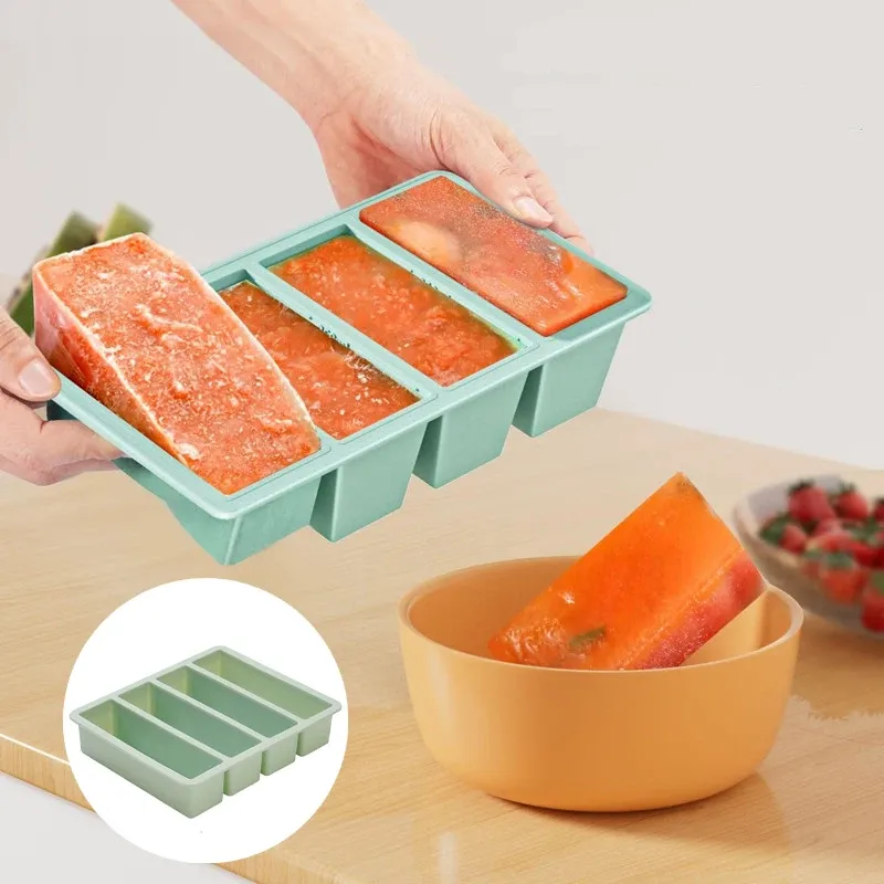 Cubes de congélation remplis d'aliments